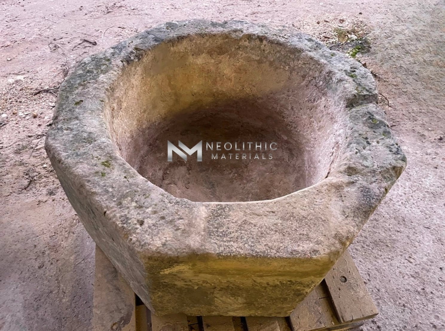 French Antique Octagonal Labrouche Well  - Image 1