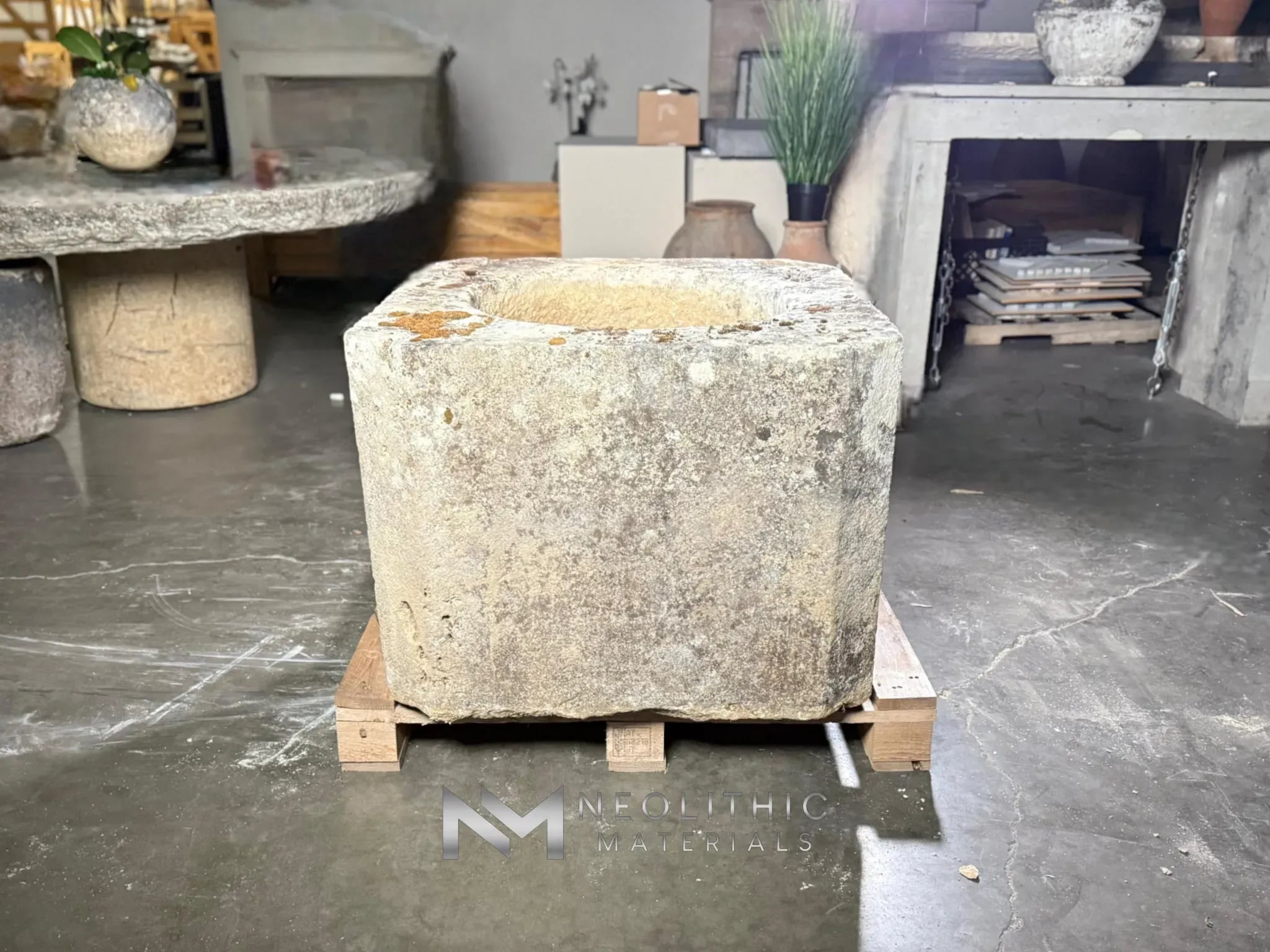 French Antique 19th Century Limestone Well - Image 3