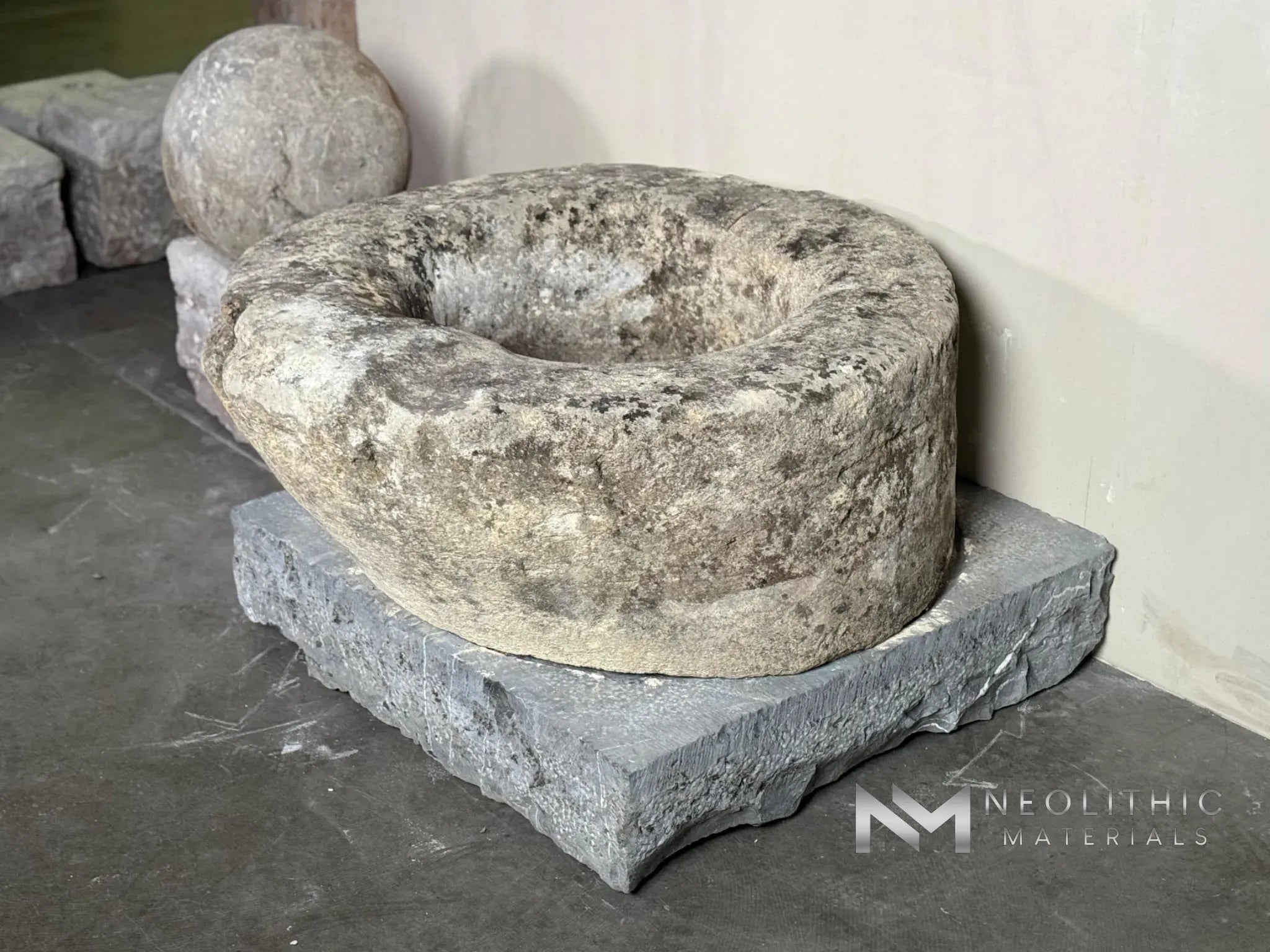 French Antique 19th Century Limestone Wellhead - Image 3