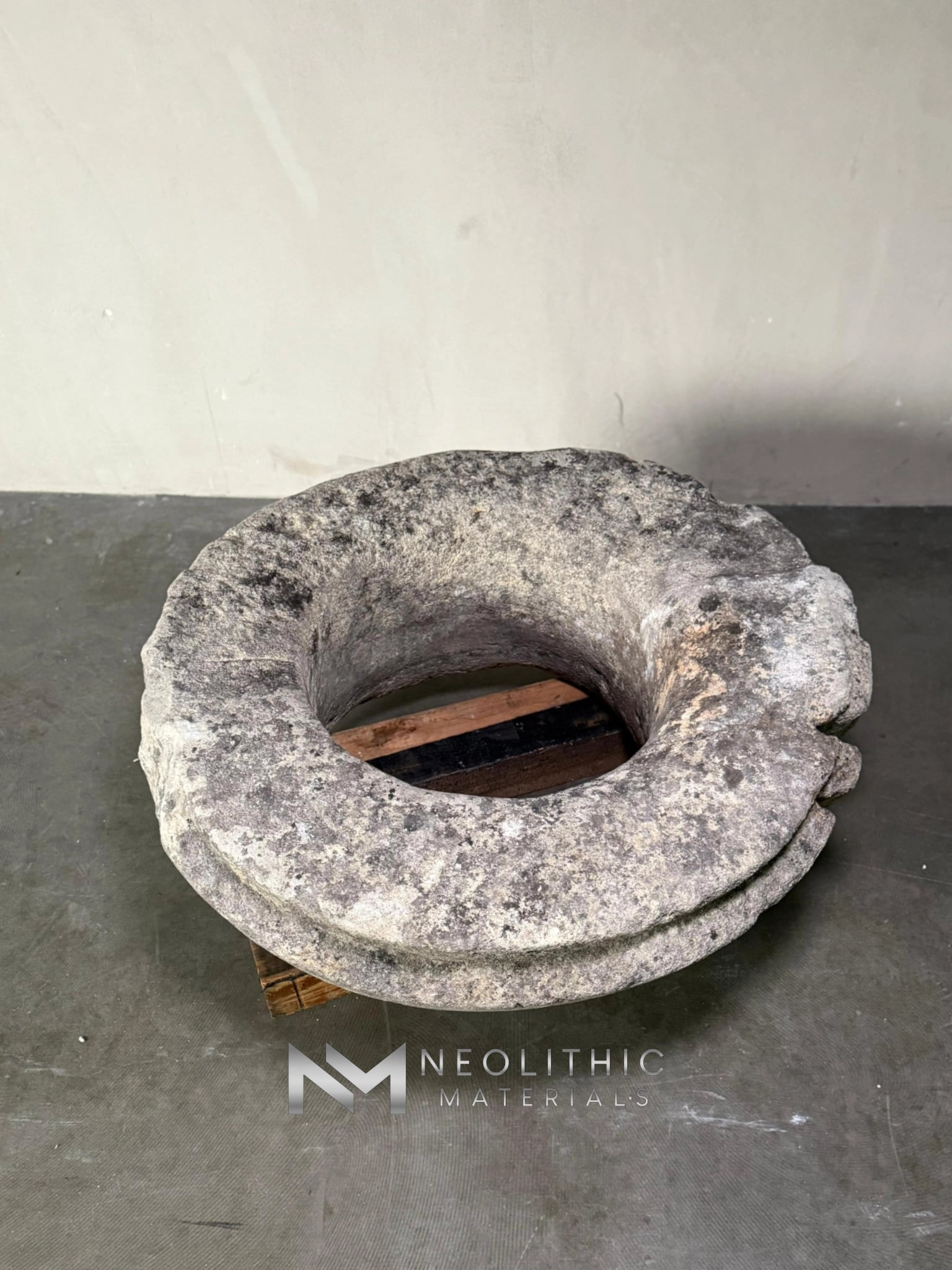 French Antique Limestone Wellhead - Image 4