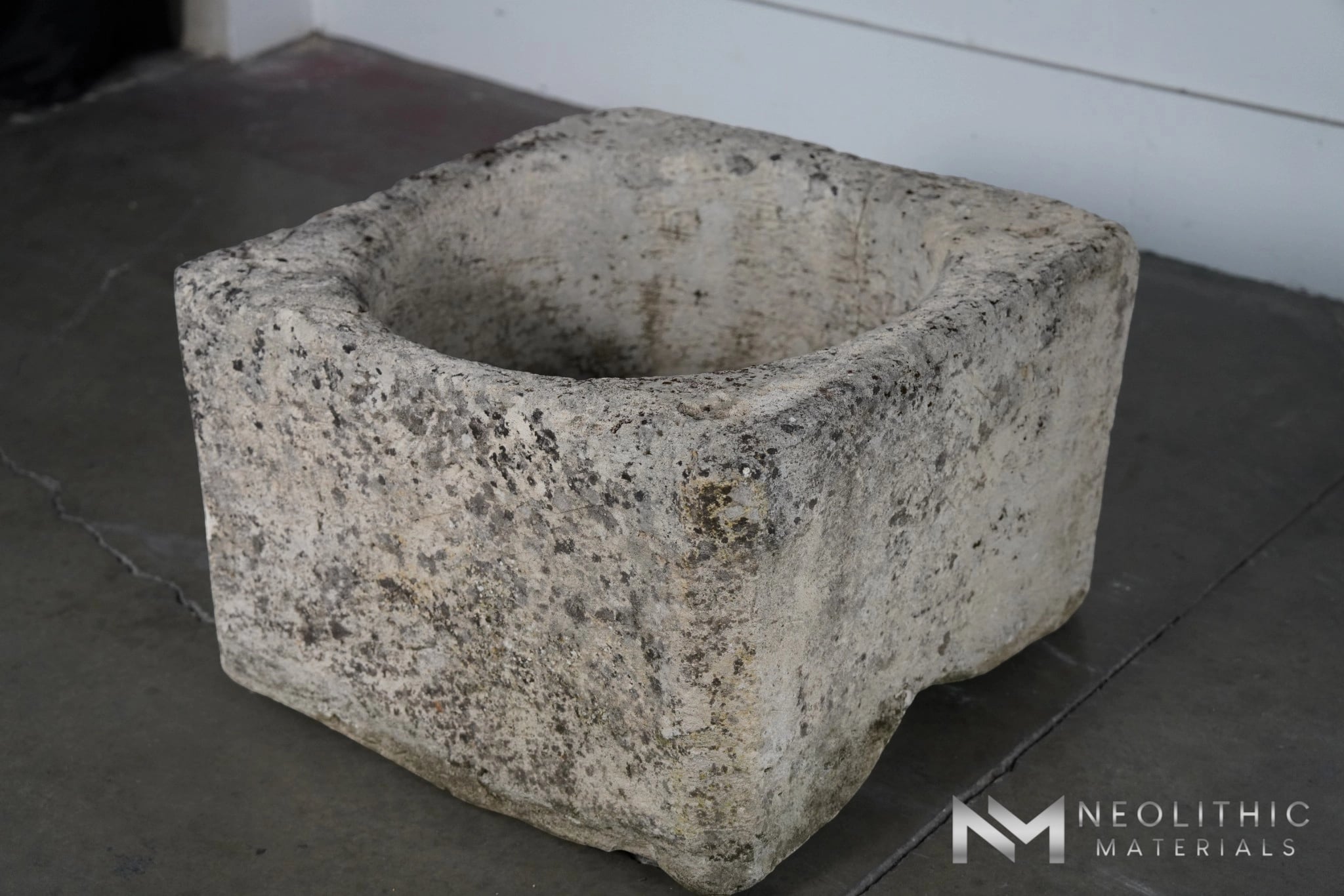 French Antique 19th Century Limestone Well - Image 3