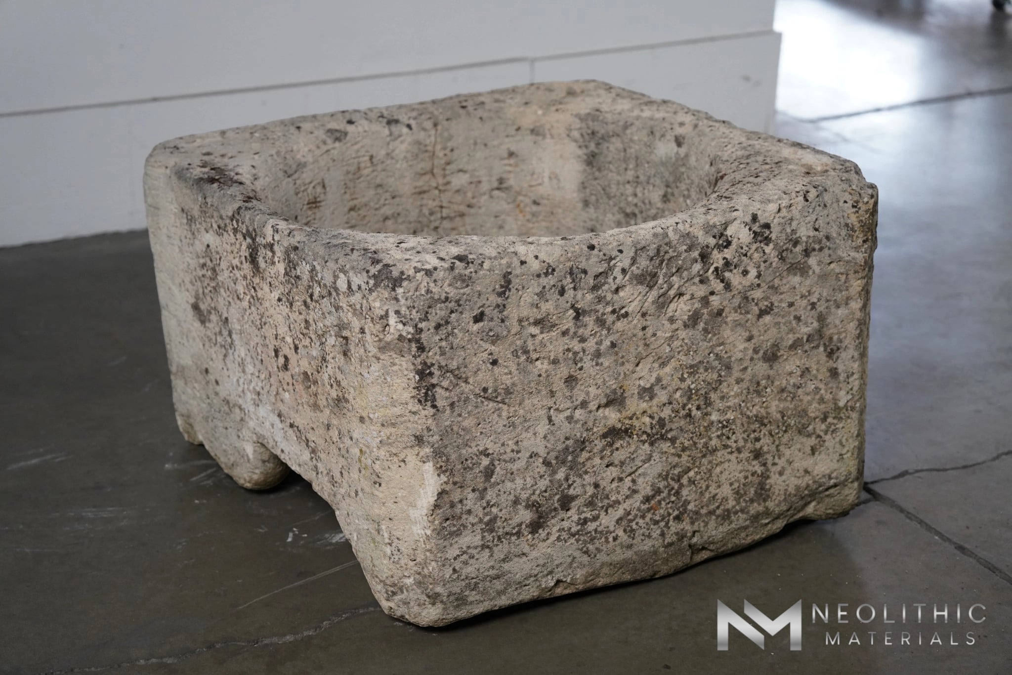 French Antique 19th Century Limestone Well - Image 4