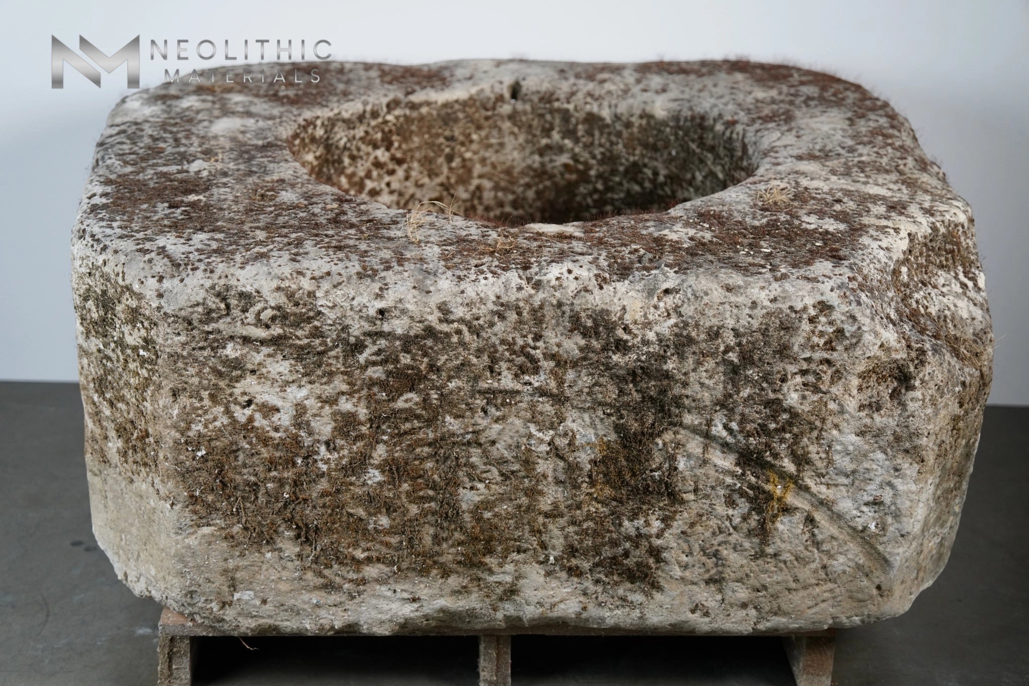 French Antique 19th Century Limestone Wellhead - Image 3