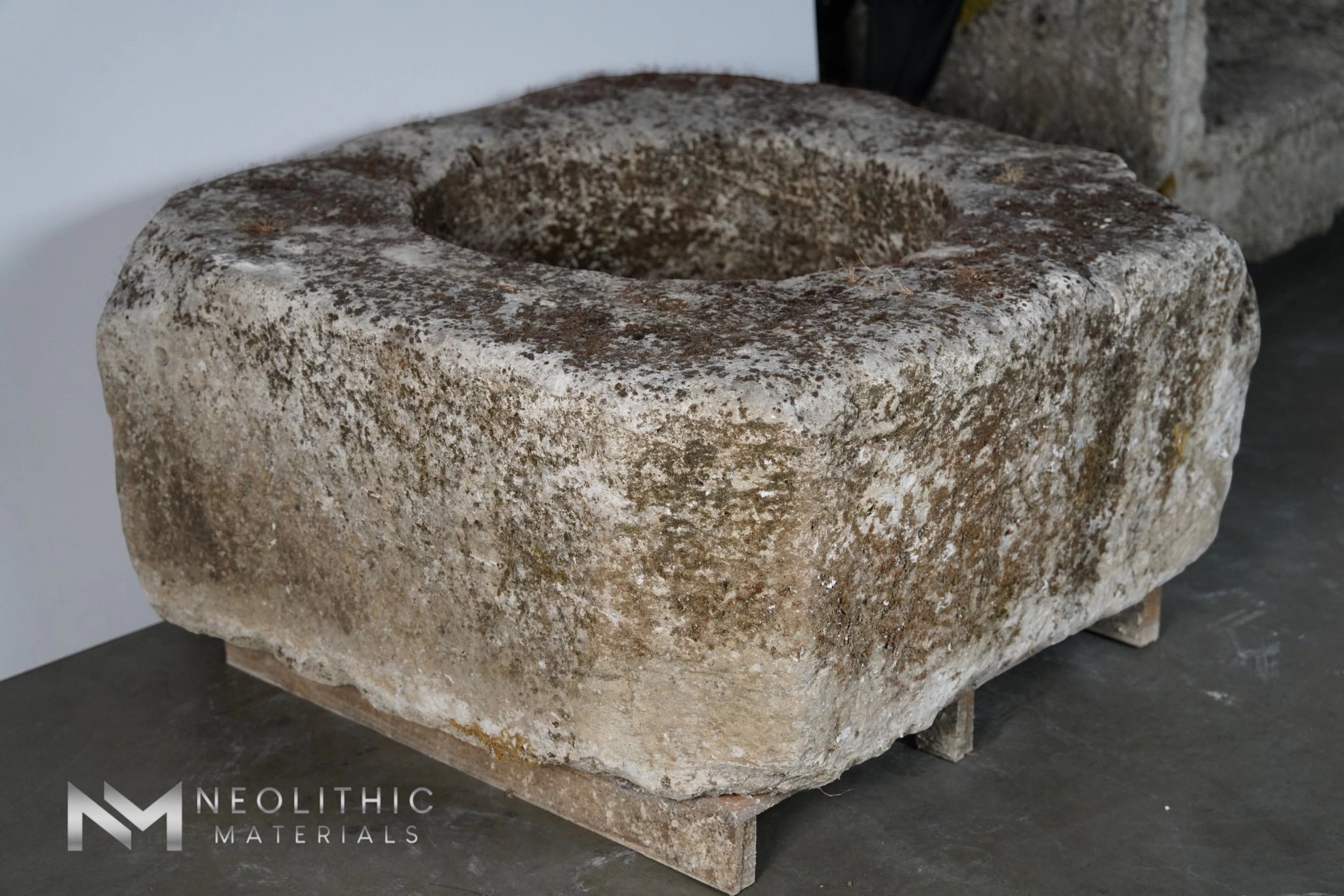 French Antique 19th Century Limestone Wellhead - Image 4