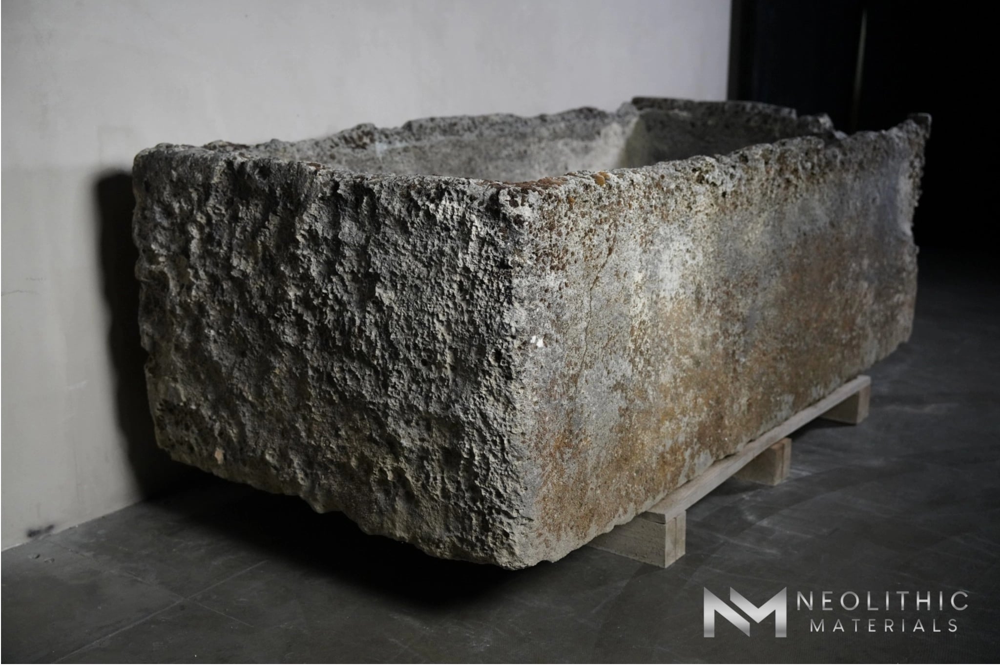 French Antique 19th Century Limestone Trough - Image 4