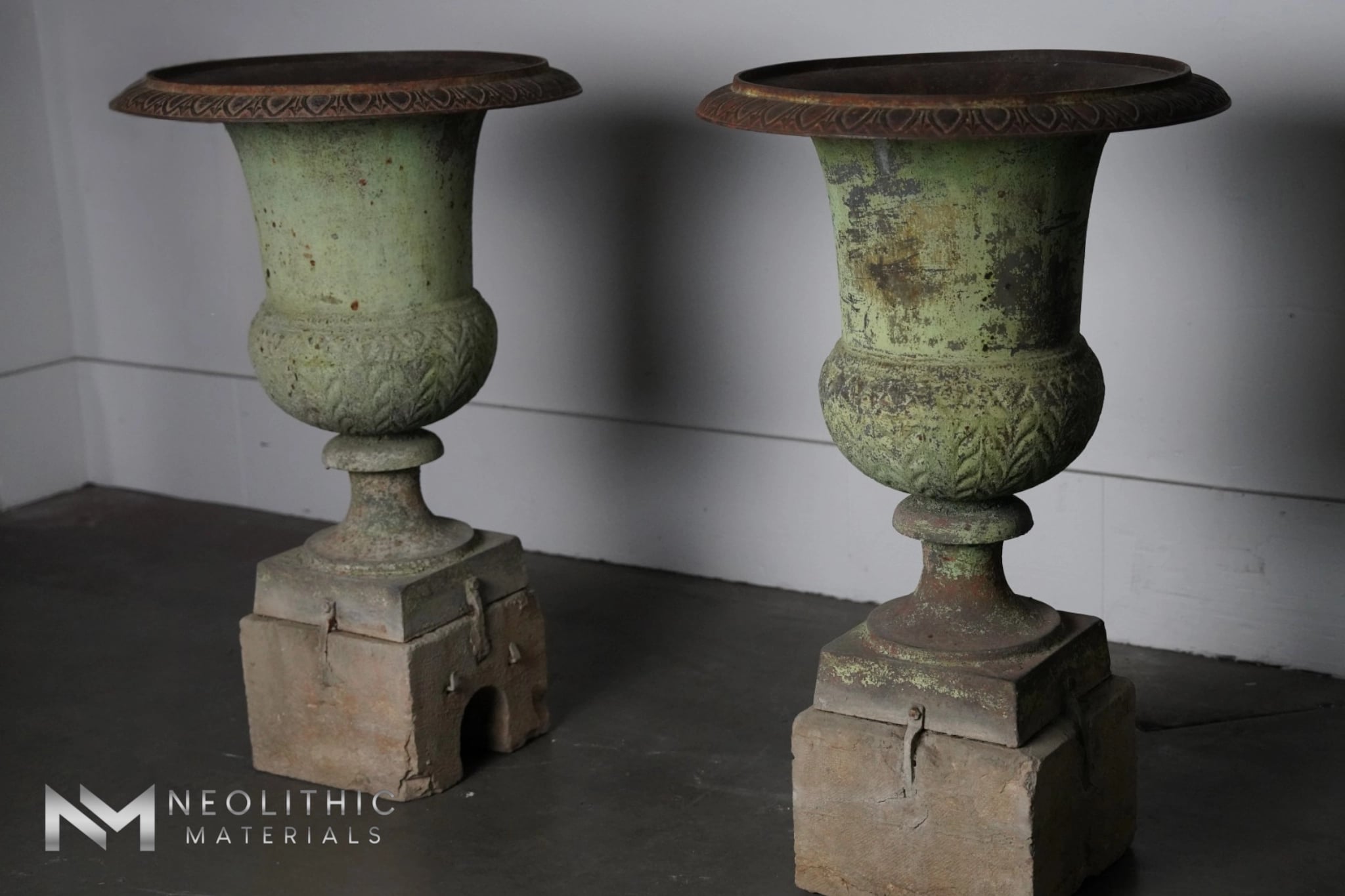 French Antique 18th Century Iron Vase with Marble Base - Image 2