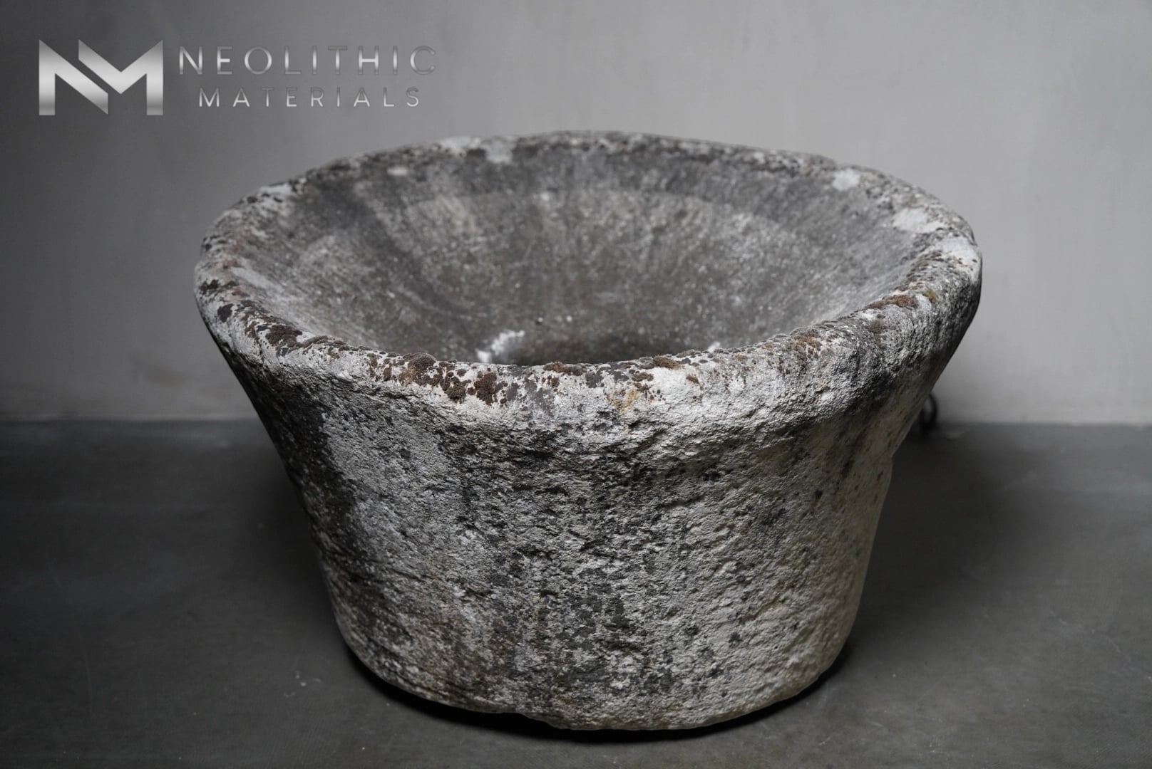 French Antique Round Limestone Wellhead - Image 5