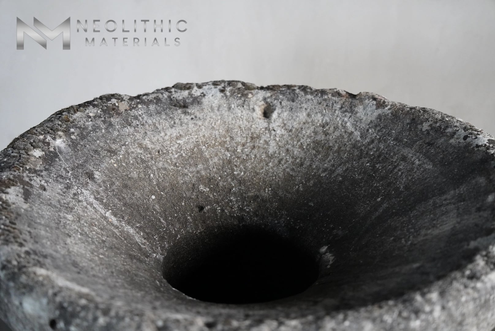 French Antique Round Limestone Wellhead - Image 8