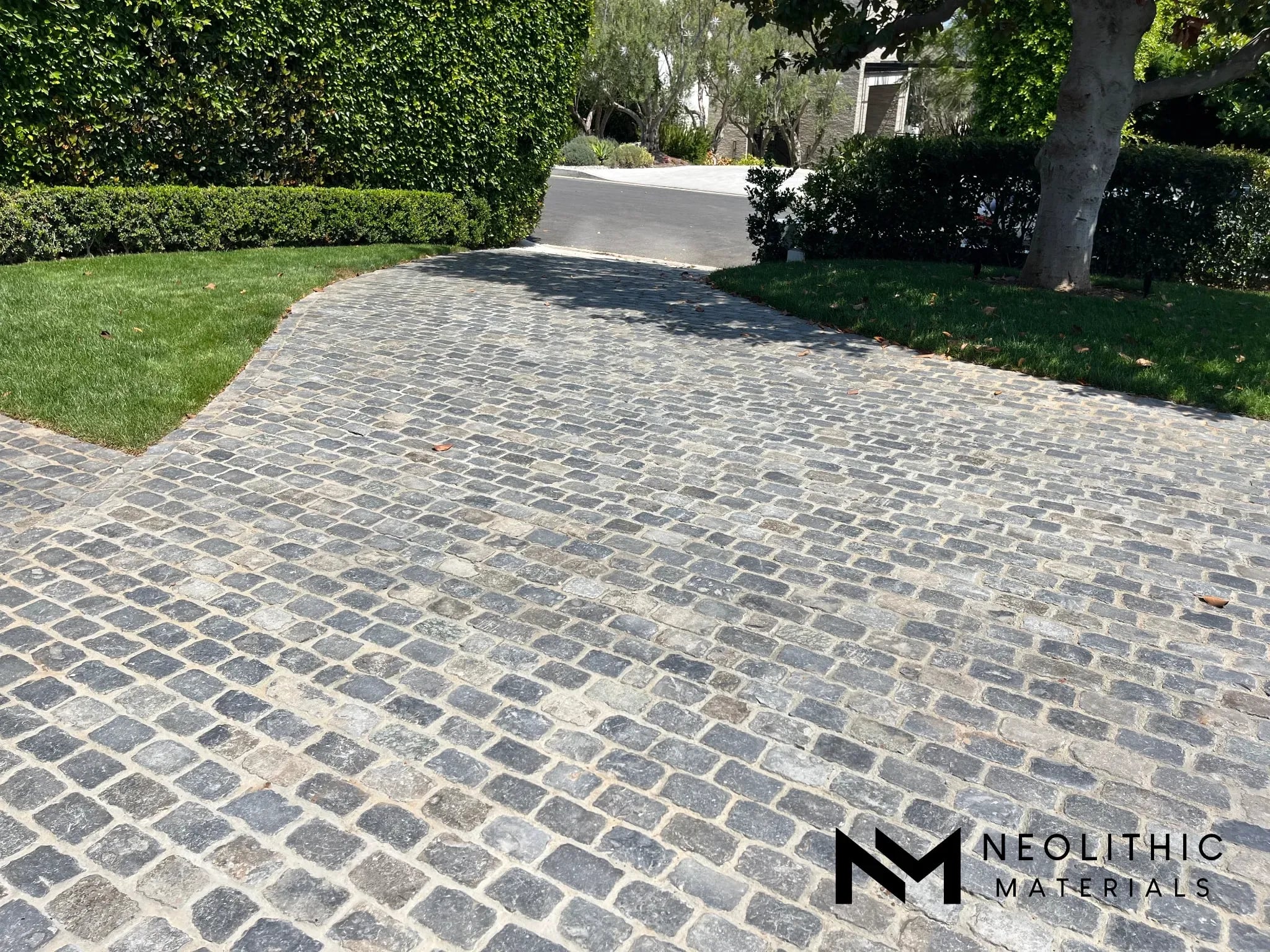 Reclaimed German Basalt Cobblestone - Image 1