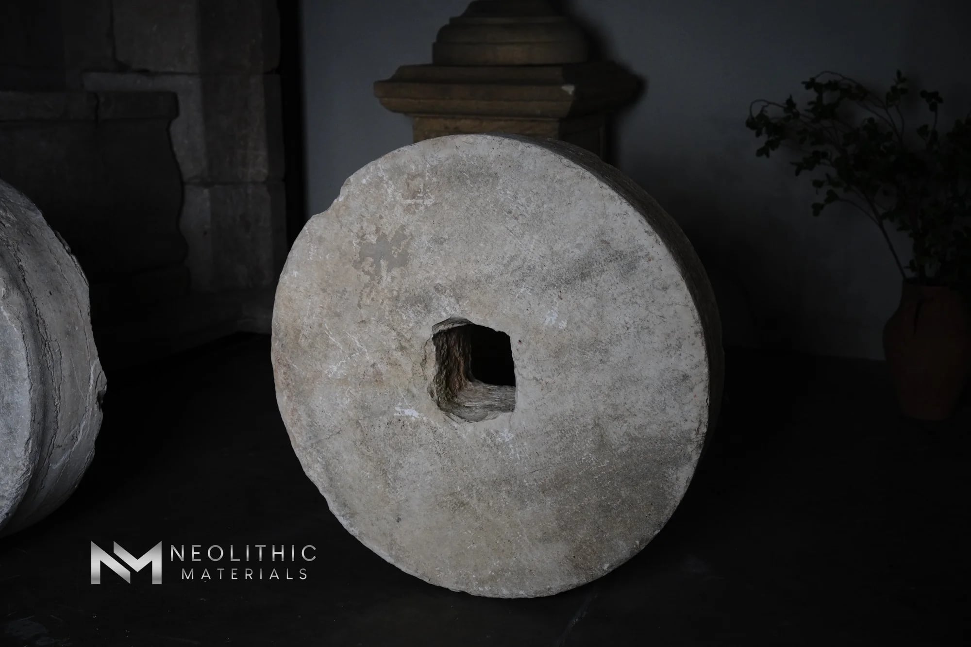 Antique Stone Mill thumbnail 5