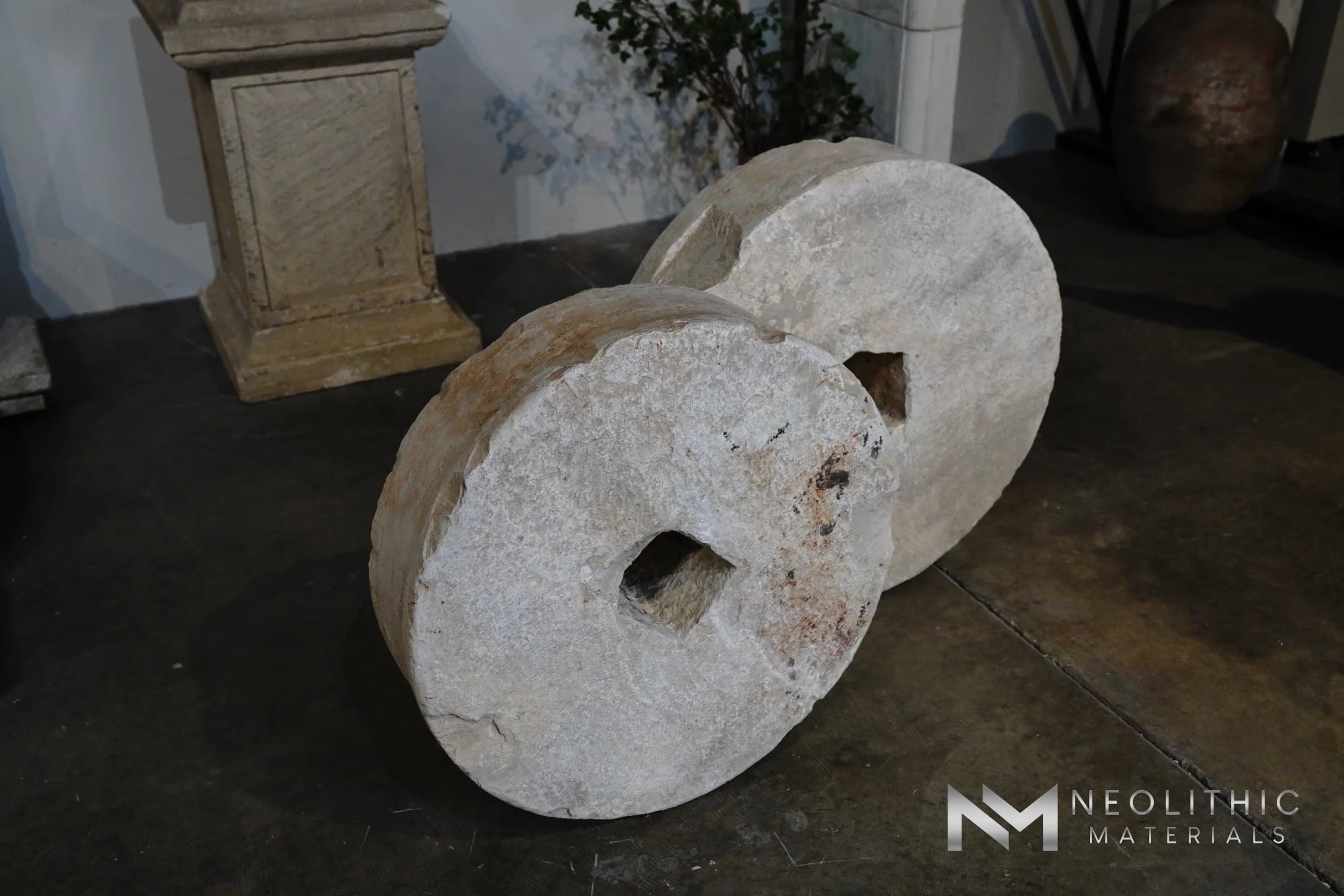 Antique Stone Mill thumbnail 12